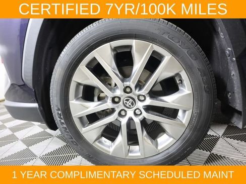 Used 2021 Toyota RAV4 XLE Premium AWD/4WD image 31