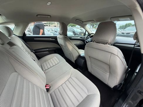 Used 2019 Ford Fusion S FWD image 9