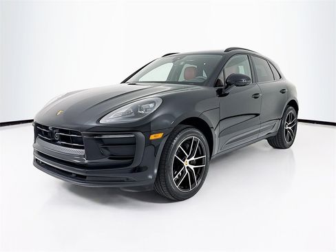 Used 2025 Porsche Macan image 1