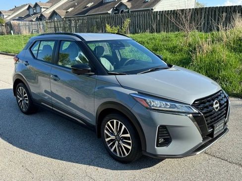 Used 2023 Nissan Kicks SR w/ SR Premium Package FWD image 4
