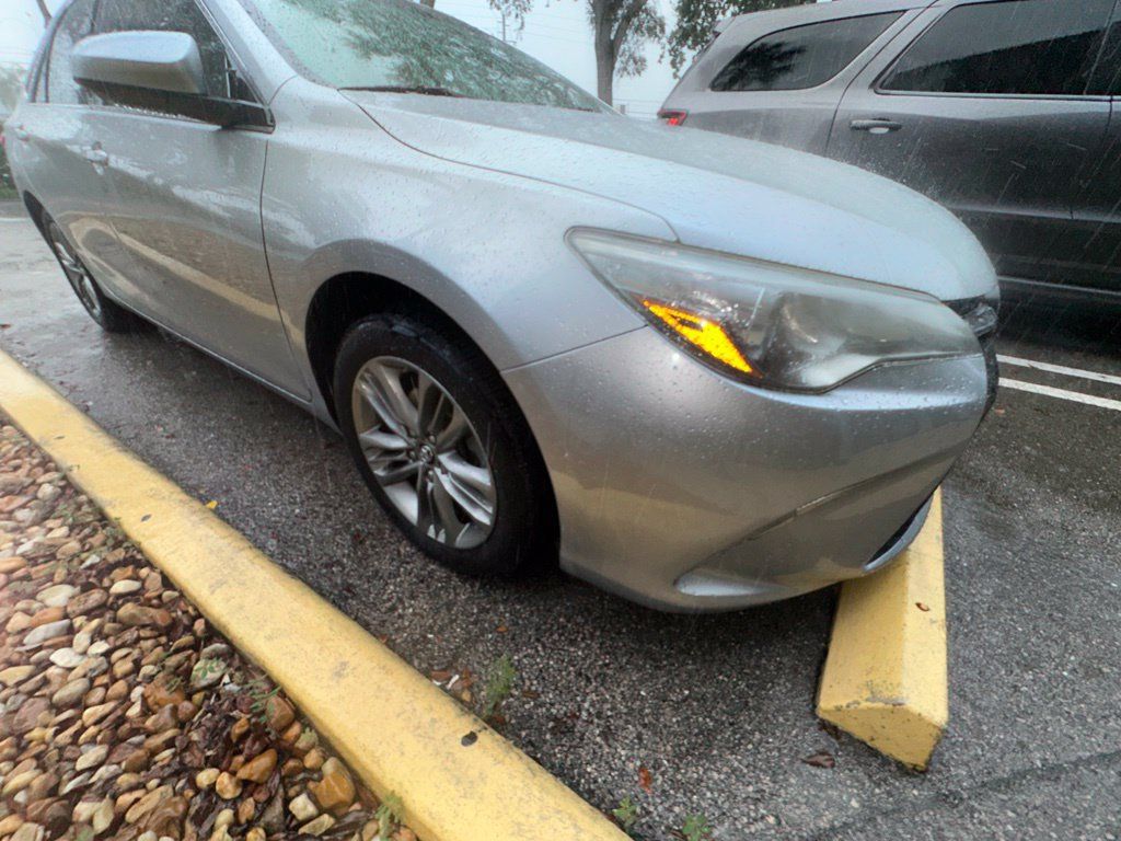 Used 2016 Toyota Camry SE FWD image 3