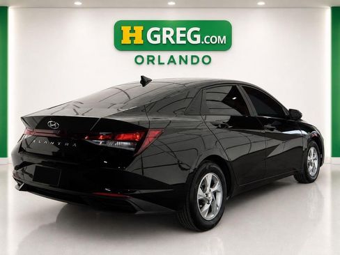 Used 2023 Hyundai Elantra SE FWD image 6