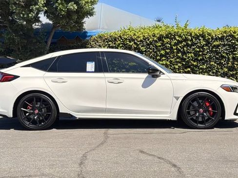 Certified 2025 Honda Civic Type R image 3