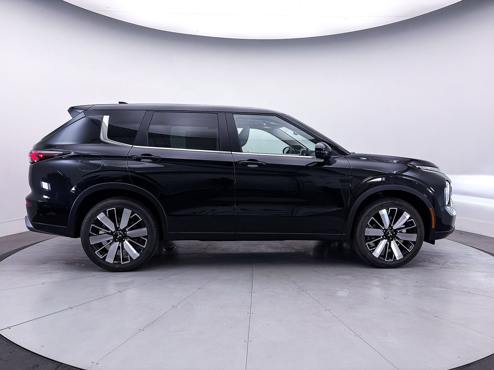 Used 2026 Mitsubishi Outlander SE AWD/4WD image 8