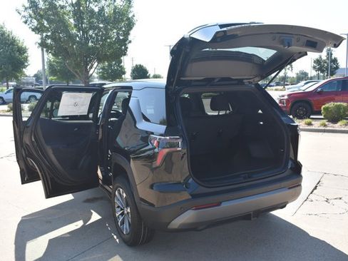 New 2027 Chevrolet Equinox LT w/ Safety and Technology Package FWD image 15