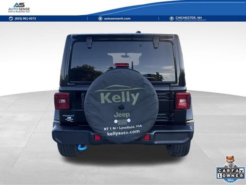 Used 2022 Jeep Wrangler Unlimited Sahara AWD/4WD image 6