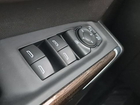 Used 2021 Chevrolet Silverado 1500 LT AWD/4WD image 28