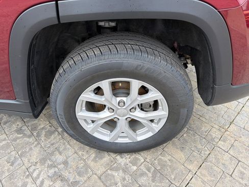 Used 2023 Jeep Grand Cherokee Limited image 11