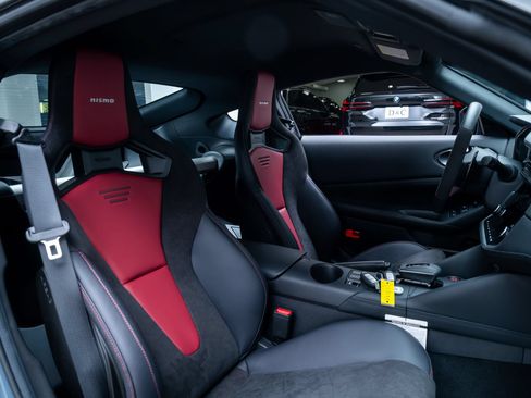 Used 2024 Nissan Z NISMO RWD image 22