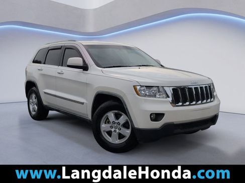 Used 2011 Jeep Grand Cherokee Laredo RWD image 1