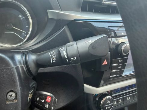 Used 2015 Toyota Corolla LE FWD image 15