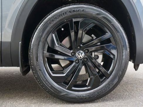 Certified 2023 Volkswagen Atlas SE w/ Panoramic Sunroof Package image 97