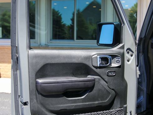 Used 2018 Jeep Wrangler Unlimited Rubicon w/ Steel Bumper Group AWD/4WD image 37