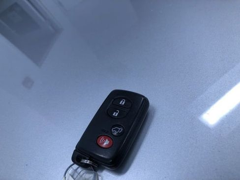 Used 2013 Toyota Highlander Limited AWD/4WD image 33