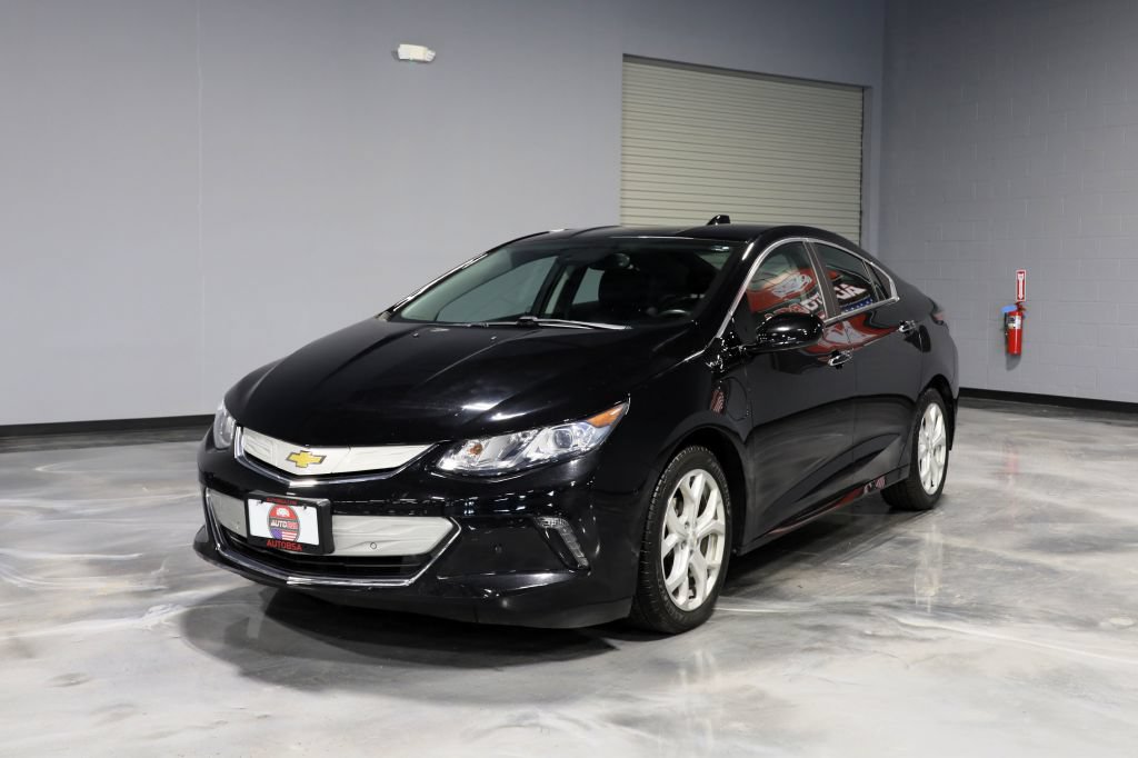 Used 2017 Chevrolet Volt Premier w/ Driver Confidence II Package FWD image 3