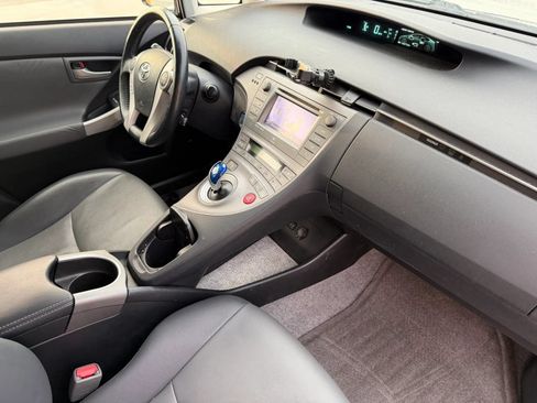 Used 2014 Toyota Prius Four FWD image 32