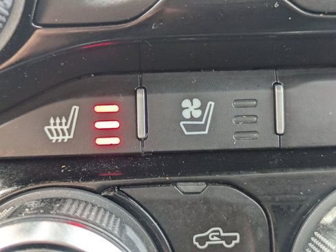 Used 2024 RAM 1500 Laramie image 22