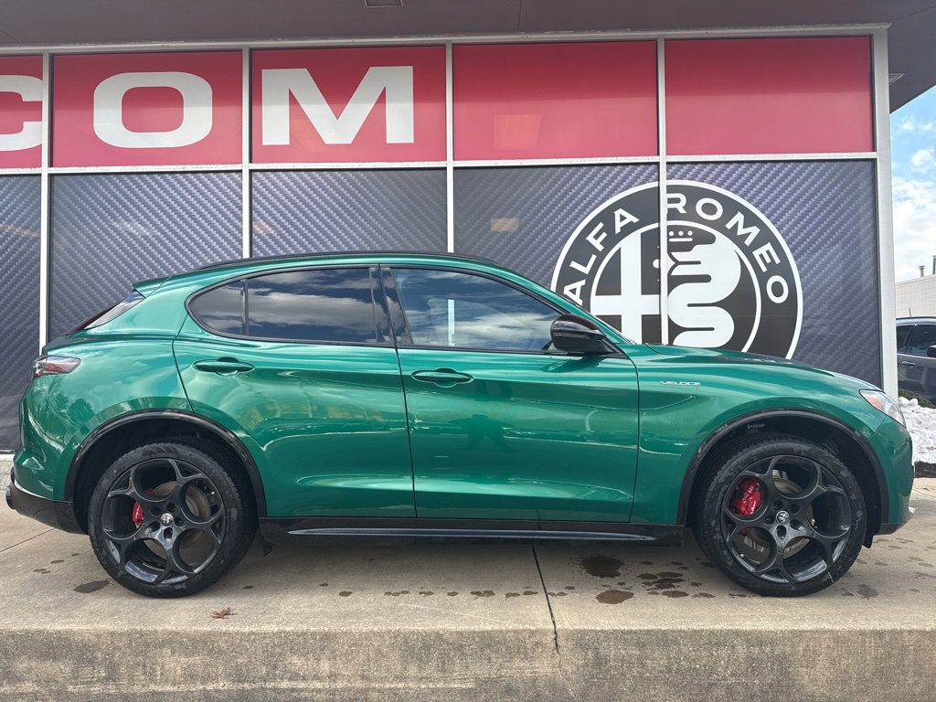New 2026 Alfa Romeo Stelvio Sprint AWD/4WD image 2