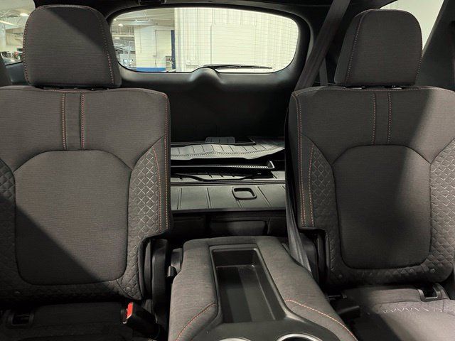 Used 2025 Honda Pilot Sport image 12