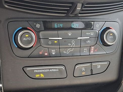 Used 2017 Ford Escape Titanium AWD/4WD image 17