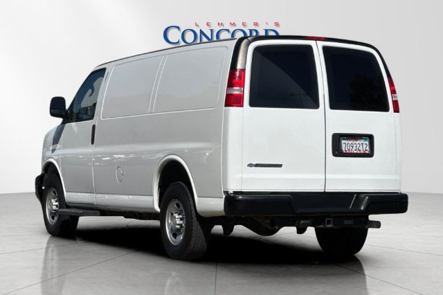 Used 2018 Chevrolet Express 2500 RWD image 6