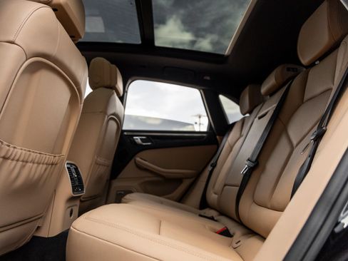 New 2026 Porsche Macan AWD/4WD image 35