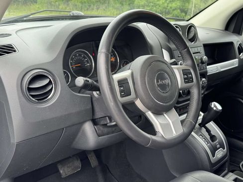 Used 2015 Jeep Compass Latitude w/ Sun/Sound Group AWD/4WD image 2