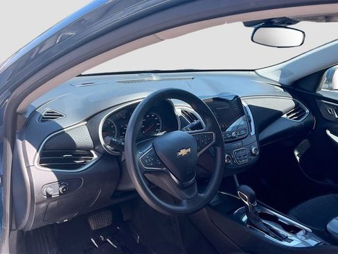 Used 2025 Chevrolet Malibu LT FWD image 9