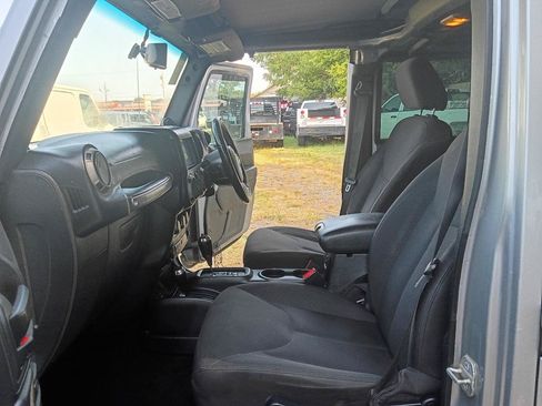 Used 2014 Jeep Wrangler Unlimited Sport AWD/4WD image 15