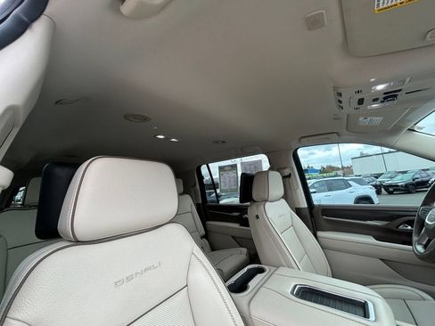 Used 2024 GMC Yukon XL Denali w/ Advanced Technology Package AWD/4WD image 27
