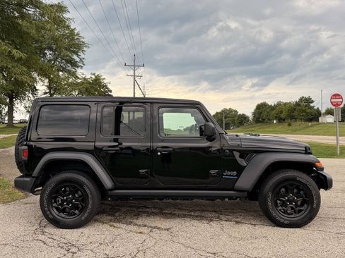 Used 2023 Jeep Wrangler Unlimited w/ Sun & Screen Package AWD/4WD image 6