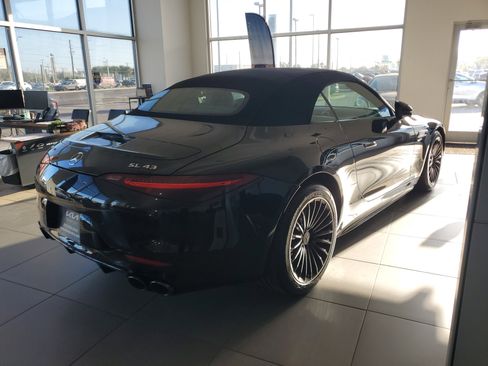 Used 2025 Mercedes-Benz SL 43 AMG image 3