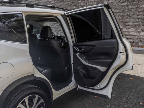 Used 2023 Subaru Forester Limited image 17