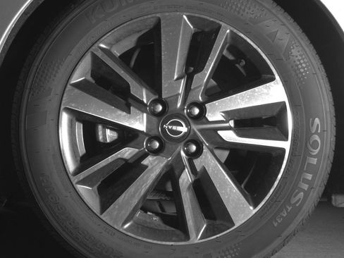 Used 2025 Nissan Versa SV FWD image 12