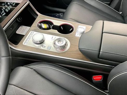 New 2026 Genesis GV80 2.5T Advanced image 9