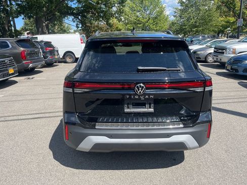 New 2025 Volkswagen Tiguan S image 5