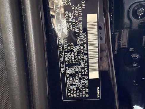 Used 2018 Volvo XC60 T5 Momentum image 29