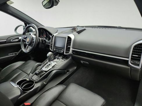 Used 2017 Porsche Cayenne S AWD/4WD image 30