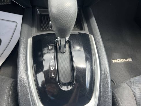 Used 2015 Nissan Rogue SV w/ SV Premium Package FWD image 15