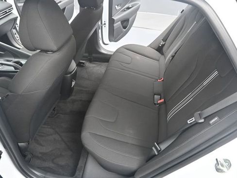 Used 2024 Hyundai Elantra SEL image 22
