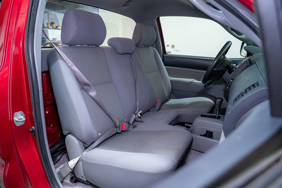 Used 2018 Toyota Corolla LE FWD image 10