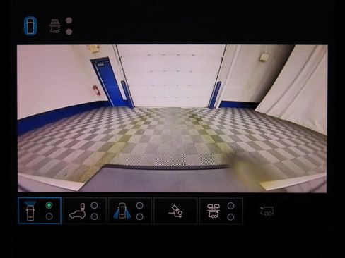 Used 2025 GMC Yukon Denali image 18