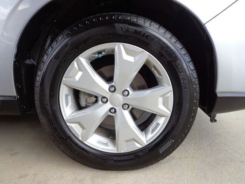 Used 2014 Subaru Forester 2.5i Limited w/ Popular Package #1 AWD/4WD image 9