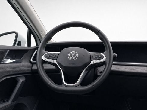 Certified 2025 Volkswagen Tiguan S w/ 18" Wheel Package AWD/4WD image 28