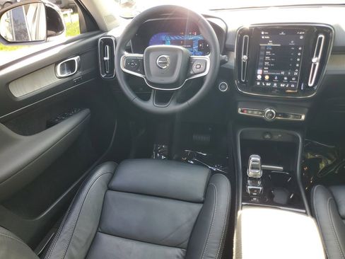 Certified 2023 Volvo XC40 B4 Plus w/ Protection Package FWD image 16