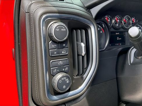 Used 2021 Chevrolet Silverado 1500 LT AWD/4WD image 34