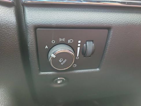 Used 2018 Jeep Grand Cherokee Limited RWD image 28