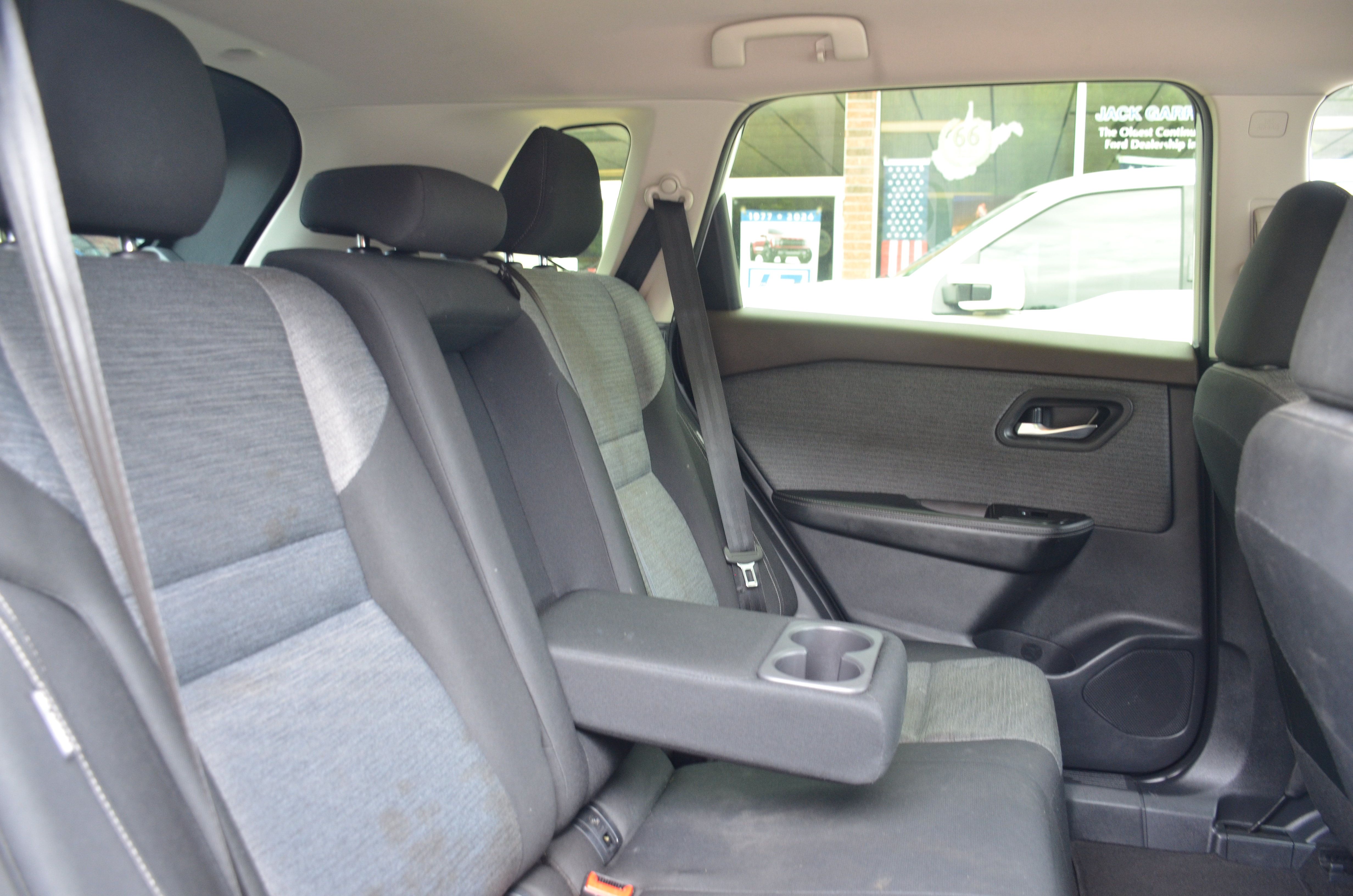 Used 2023 Nissan Rogue SV AWD/4WD image 36