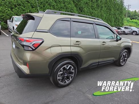 Used 2025 Subaru Forester Premium AWD/4WD image 7