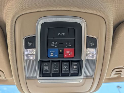 Used 2020 RAM 1500 Limited AWD/4WD image 32
